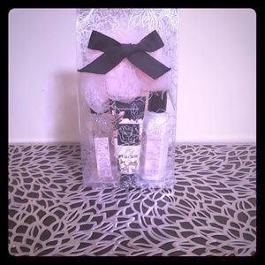 Simple pleasure  Bath set